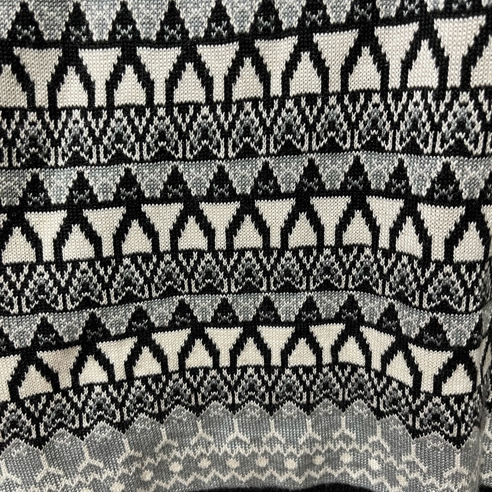 Black and white Classy sweater Dress!! Dress it up or dress it down!!Nice🌹 - Picture 2 of 2